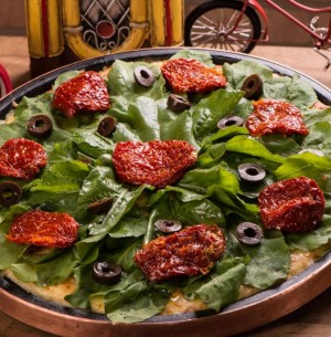 Pizza de Tomate Seco com Rúcula